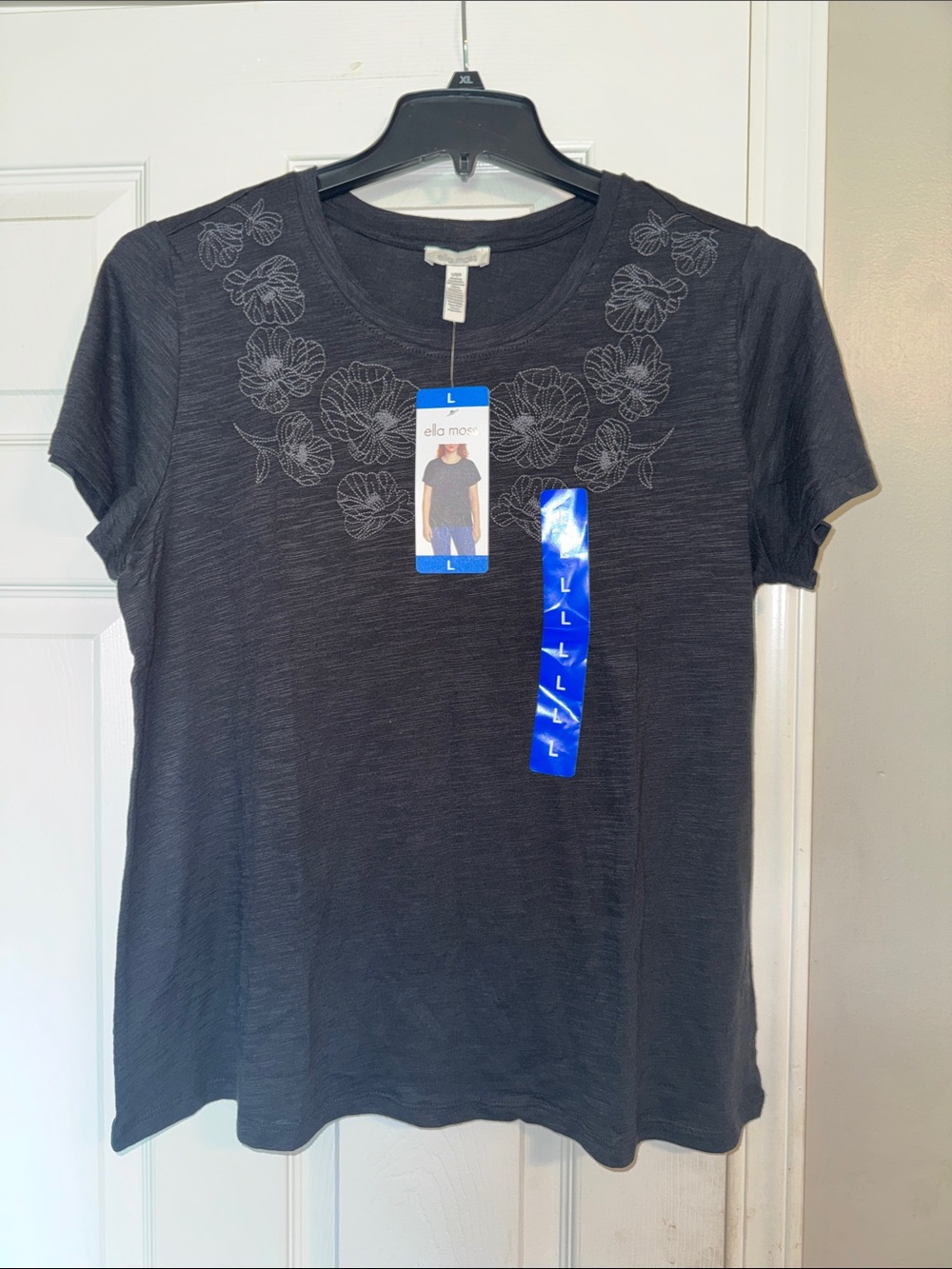 Ella Moss Charcoal Short Sleeve Tee with Floral Outline